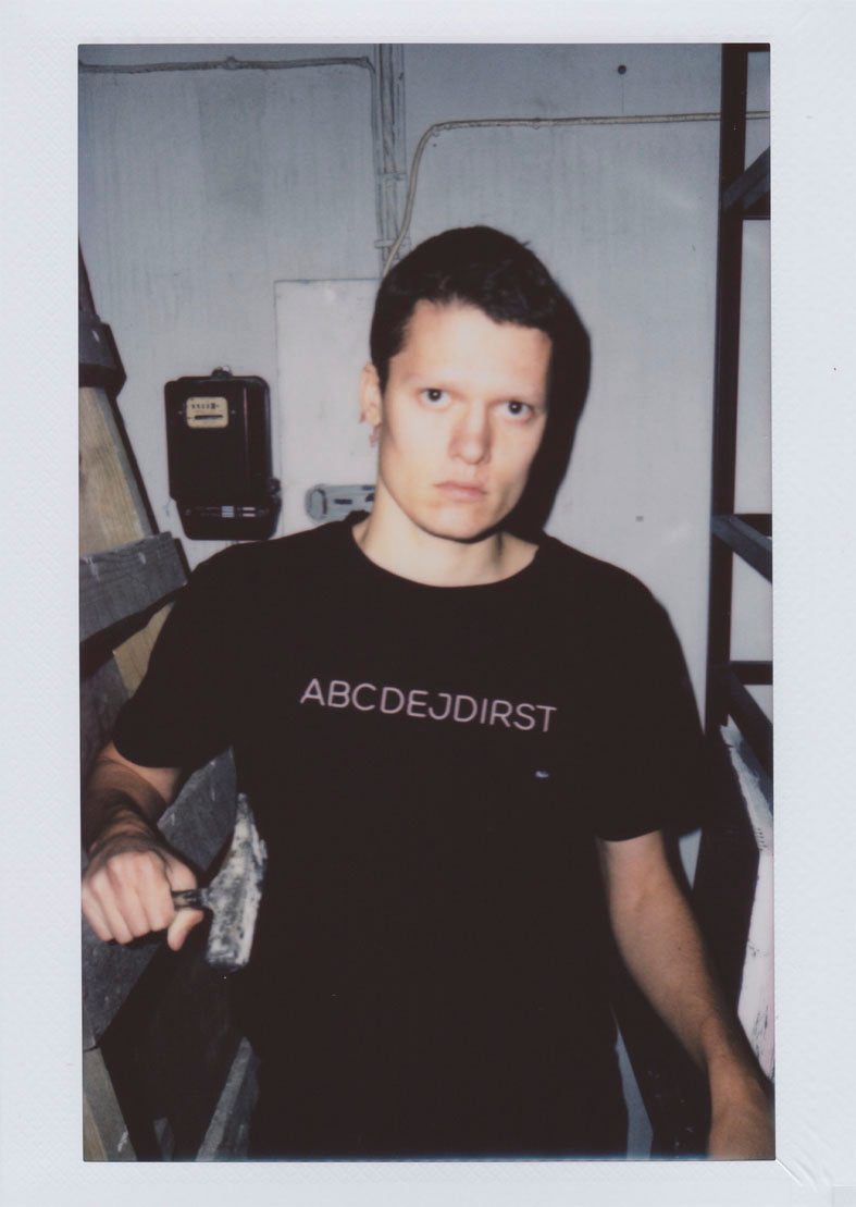UNISEX T-KREKLS AR ATTIEKSMI