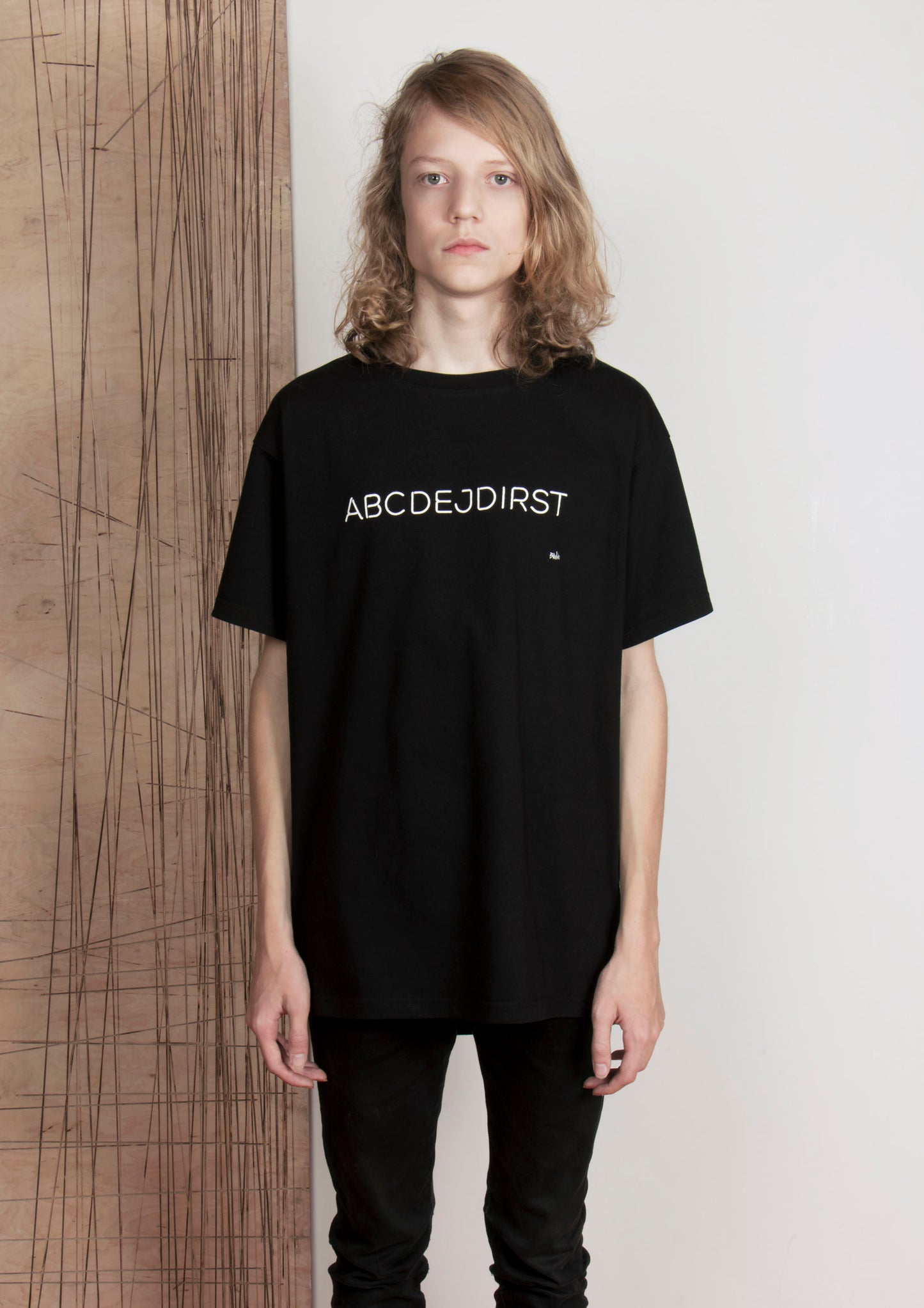 UNISEX T-KREKLS AR ATTIEKSMI